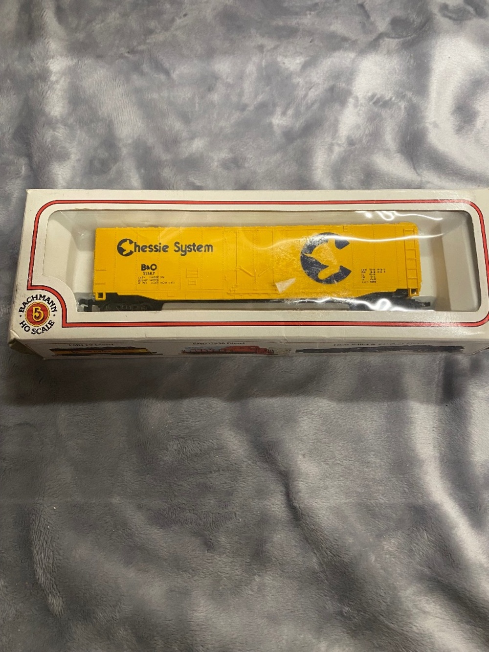 Bachmann HO Scale CHESSIE SYSTEM (B&O) Freight Train Box Car 1147